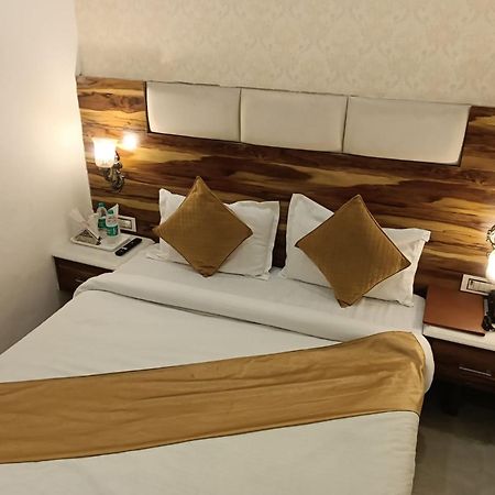 Hotel D Plaza Zirakpur Ngoại thất bức ảnh