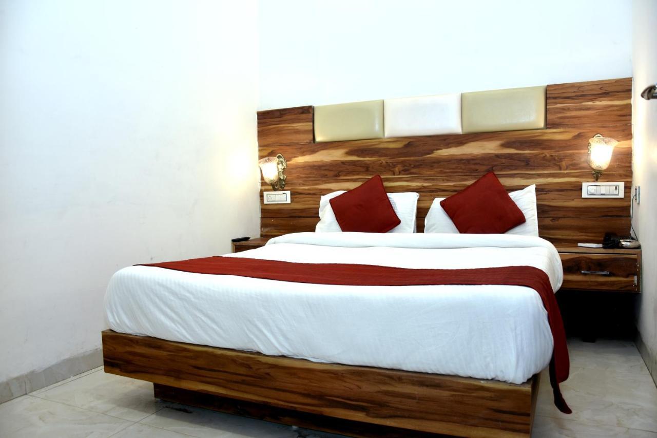 Hotel D Plaza Zirakpur Ngoại thất bức ảnh