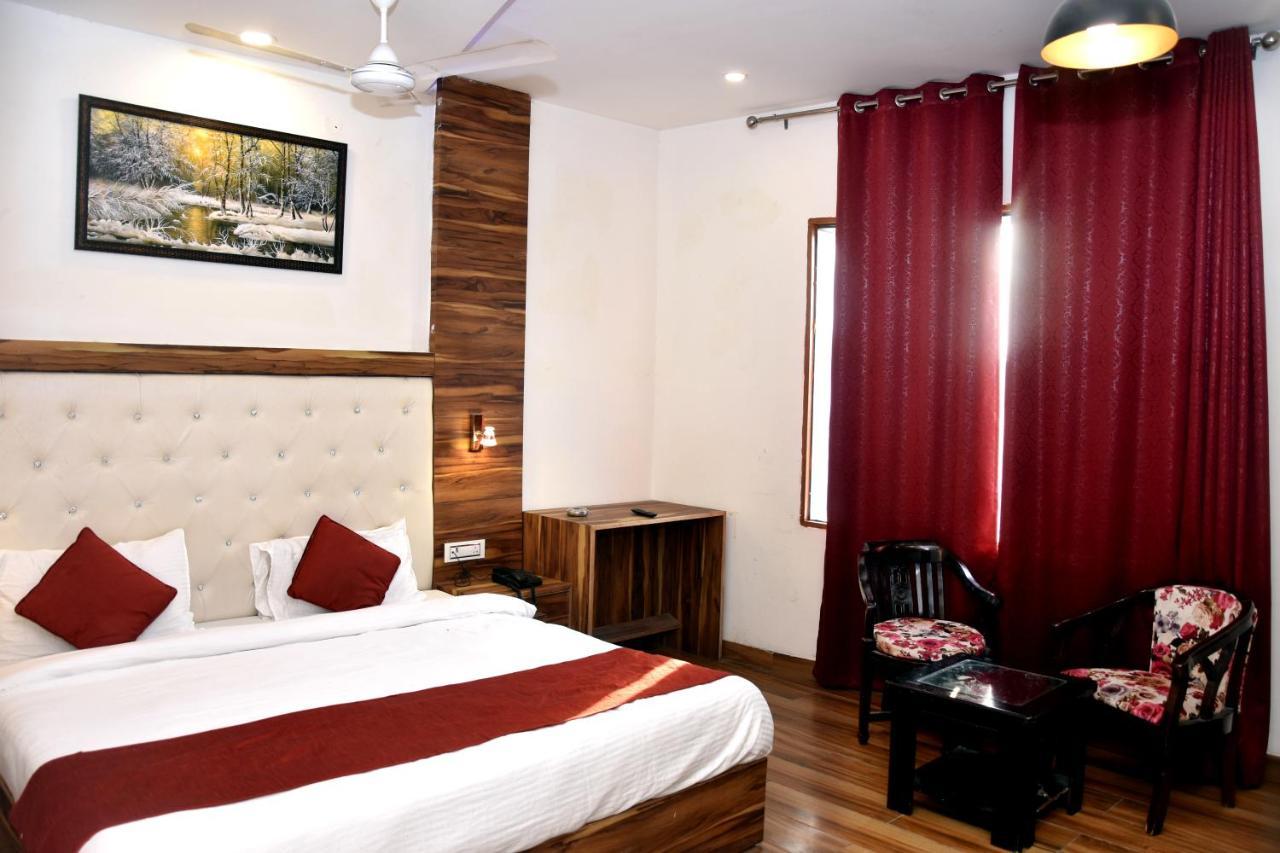 Hotel D Plaza Zirakpur Ngoại thất bức ảnh