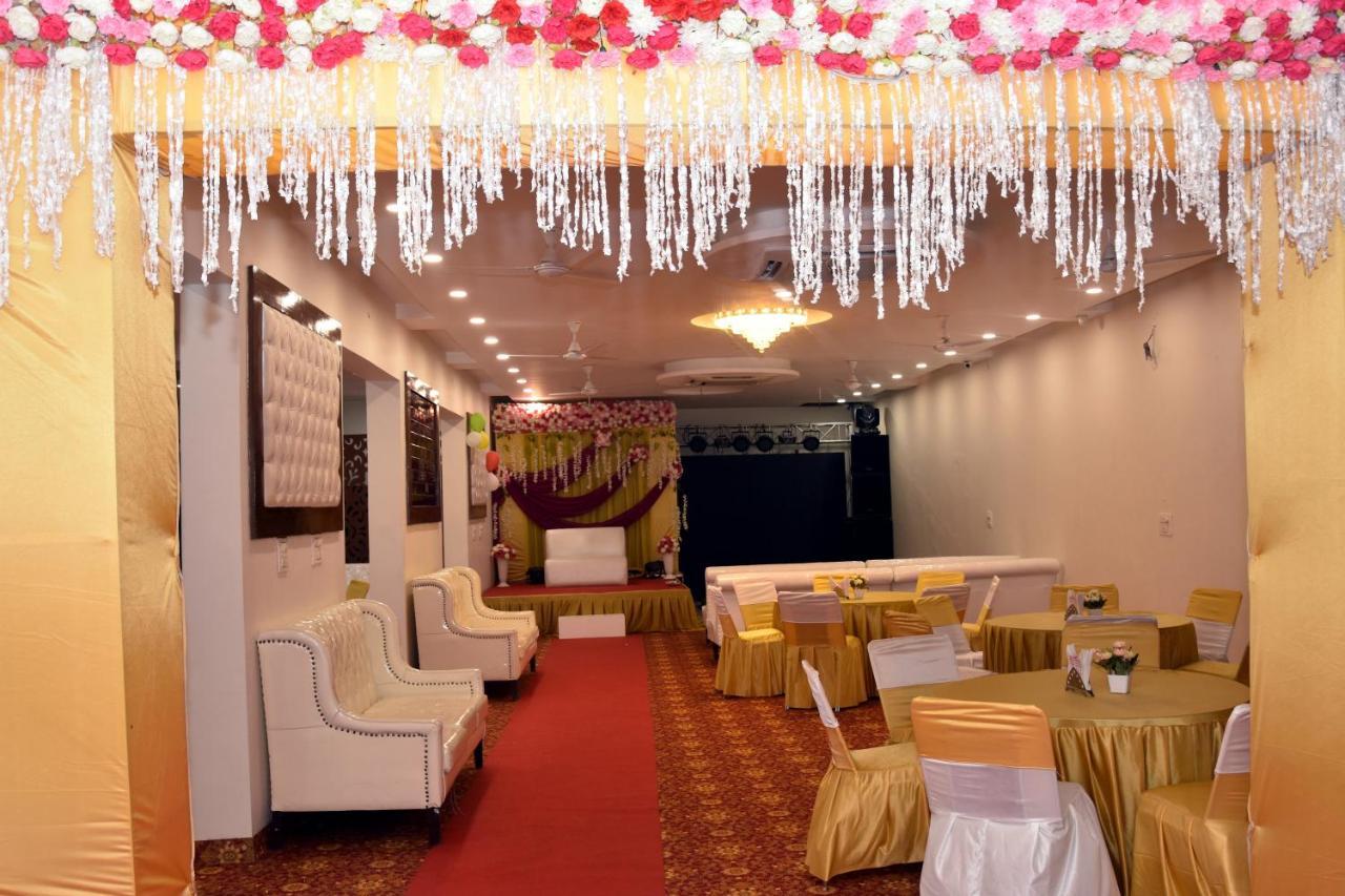 Hotel D Plaza Zirakpur Ngoại thất bức ảnh