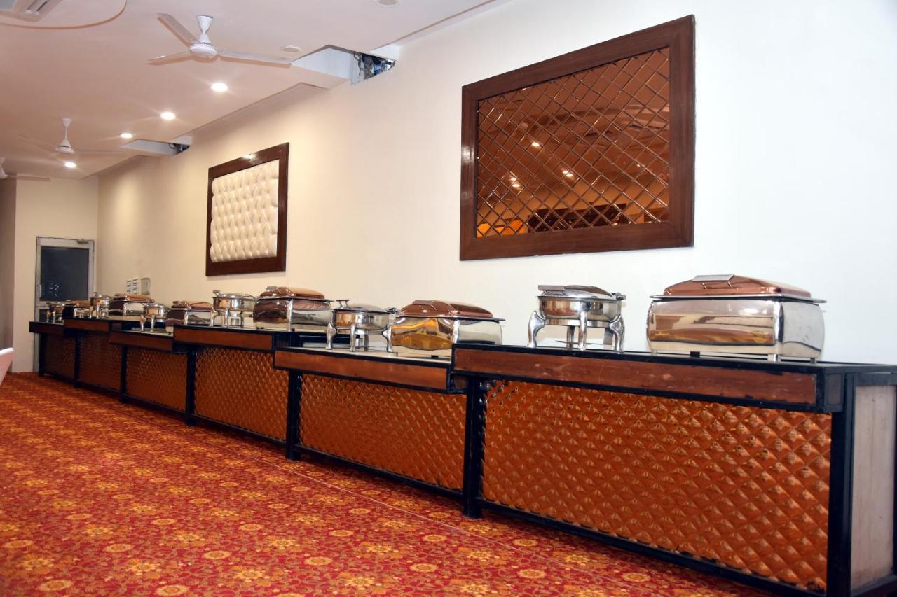 Hotel D Plaza Zirakpur Ngoại thất bức ảnh
