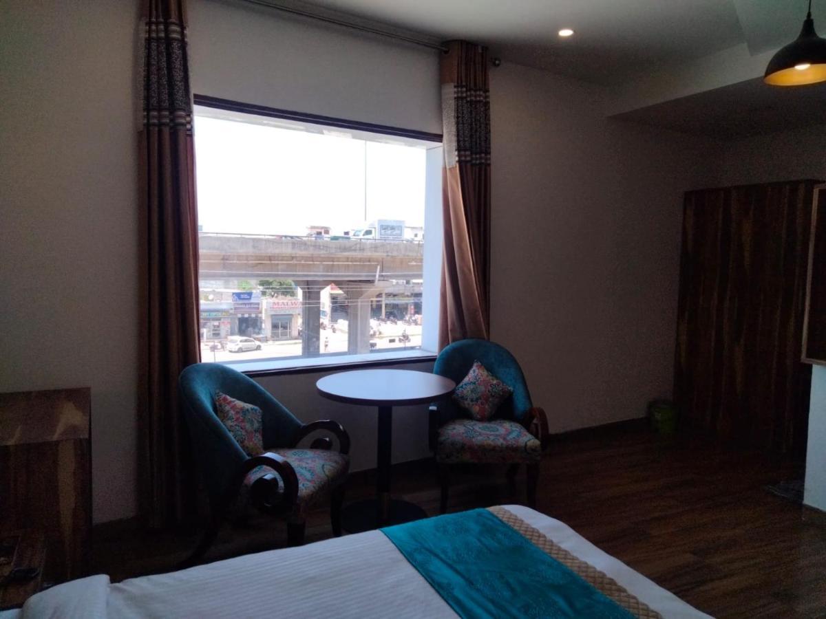 Hotel D Plaza Zirakpur Ngoại thất bức ảnh