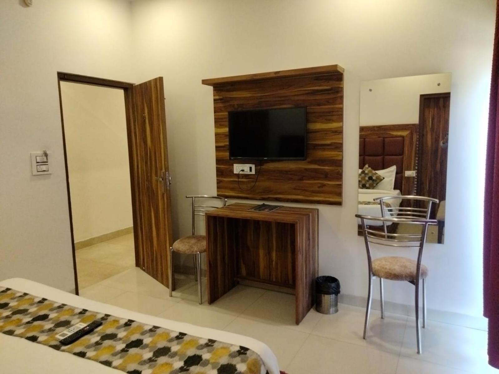 Hotel D Plaza Zirakpur Ngoại thất bức ảnh