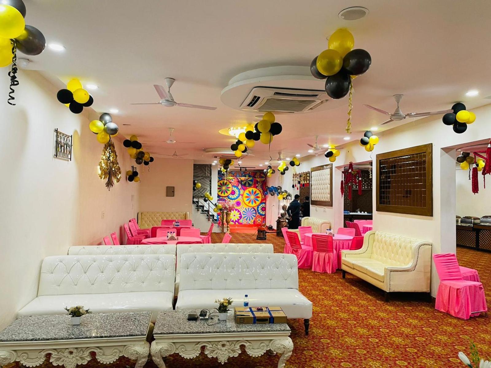 Hotel D Plaza Zirakpur Ngoại thất bức ảnh