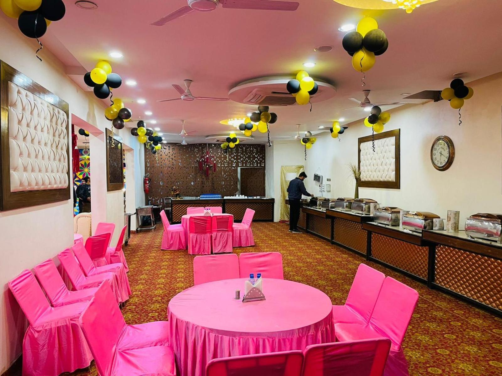 Hotel D Plaza Zirakpur Ngoại thất bức ảnh