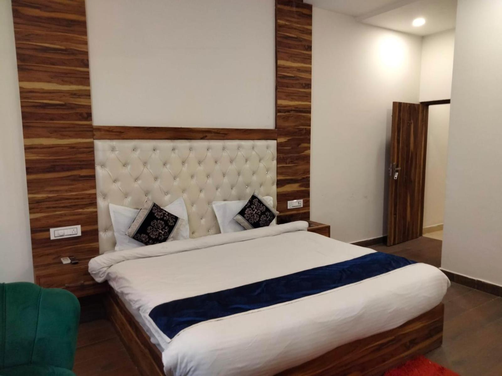 Hotel D Plaza Zirakpur Ngoại thất bức ảnh