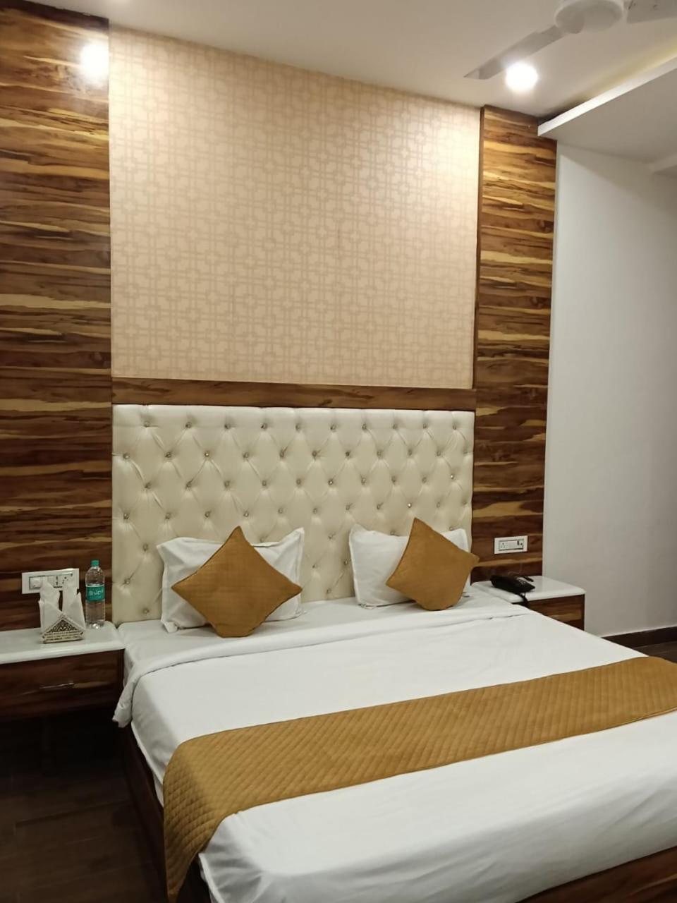 Hotel D Plaza Zirakpur Ngoại thất bức ảnh