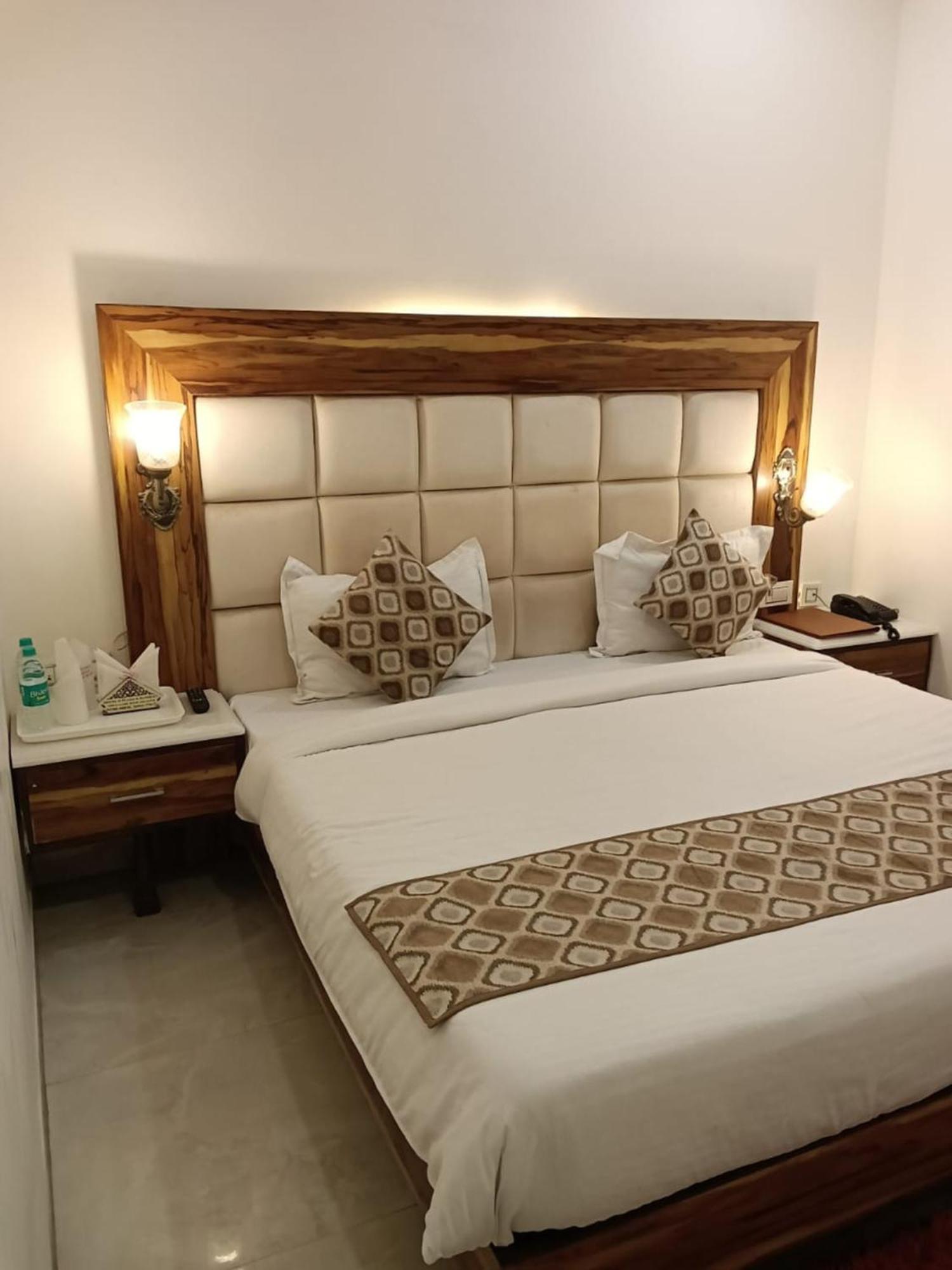 Hotel D Plaza Zirakpur Ngoại thất bức ảnh