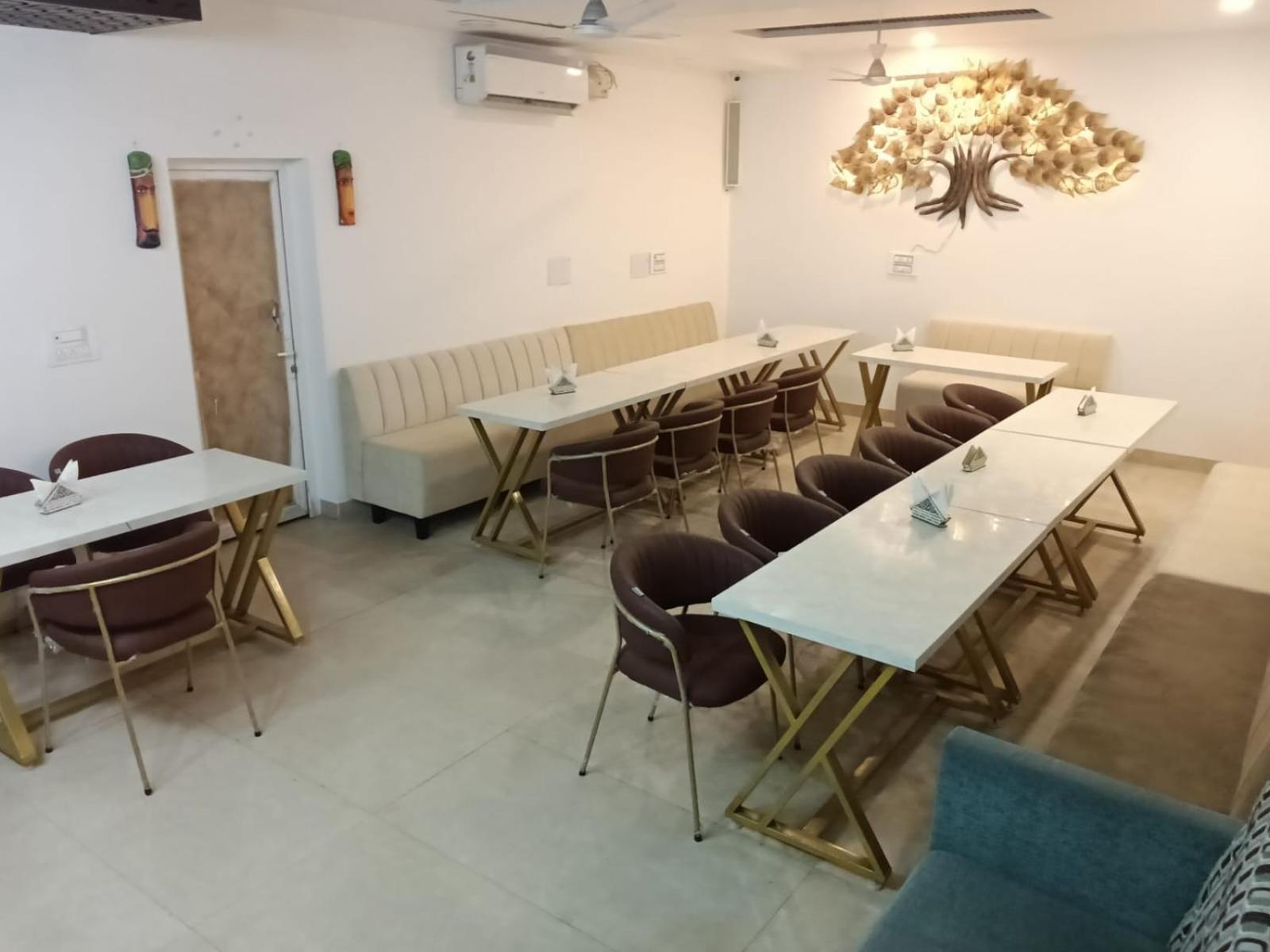 Hotel D Plaza Zirakpur Ngoại thất bức ảnh