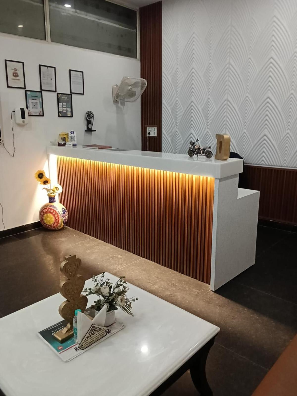Hotel D Plaza Zirakpur Ngoại thất bức ảnh