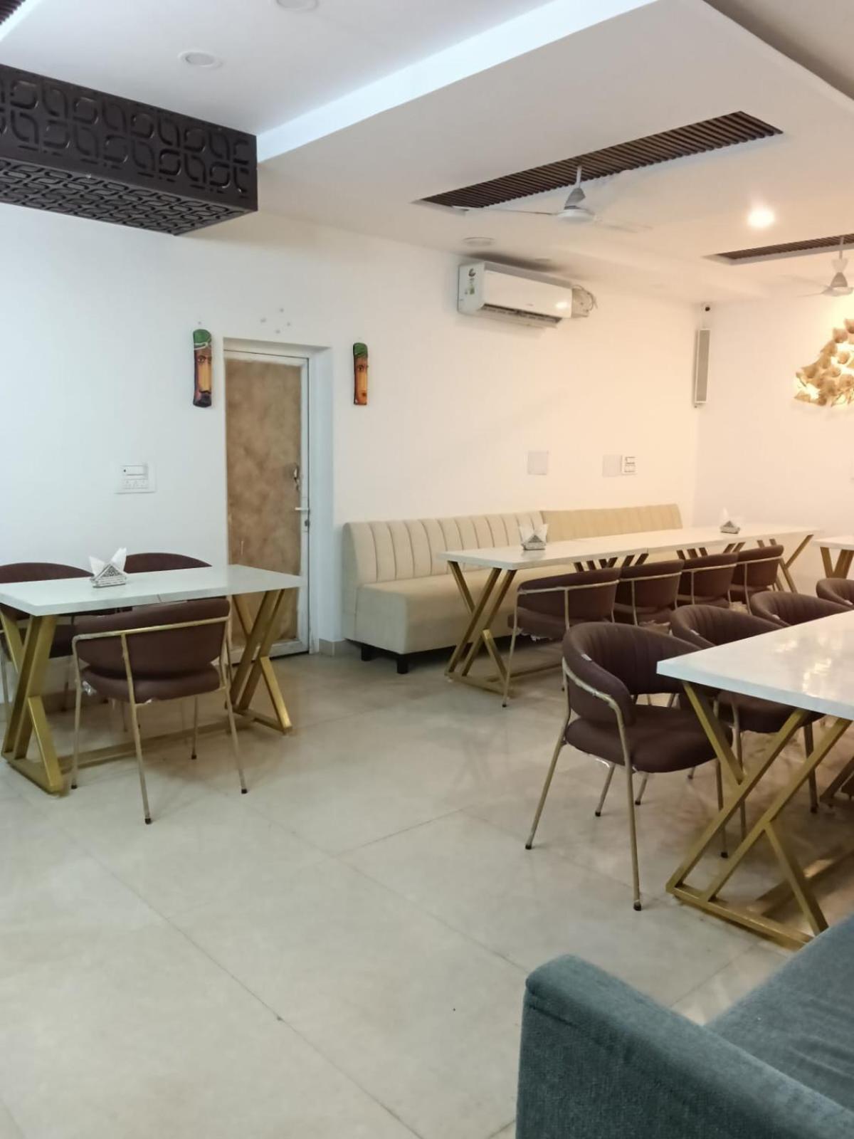 Hotel D Plaza Zirakpur Ngoại thất bức ảnh